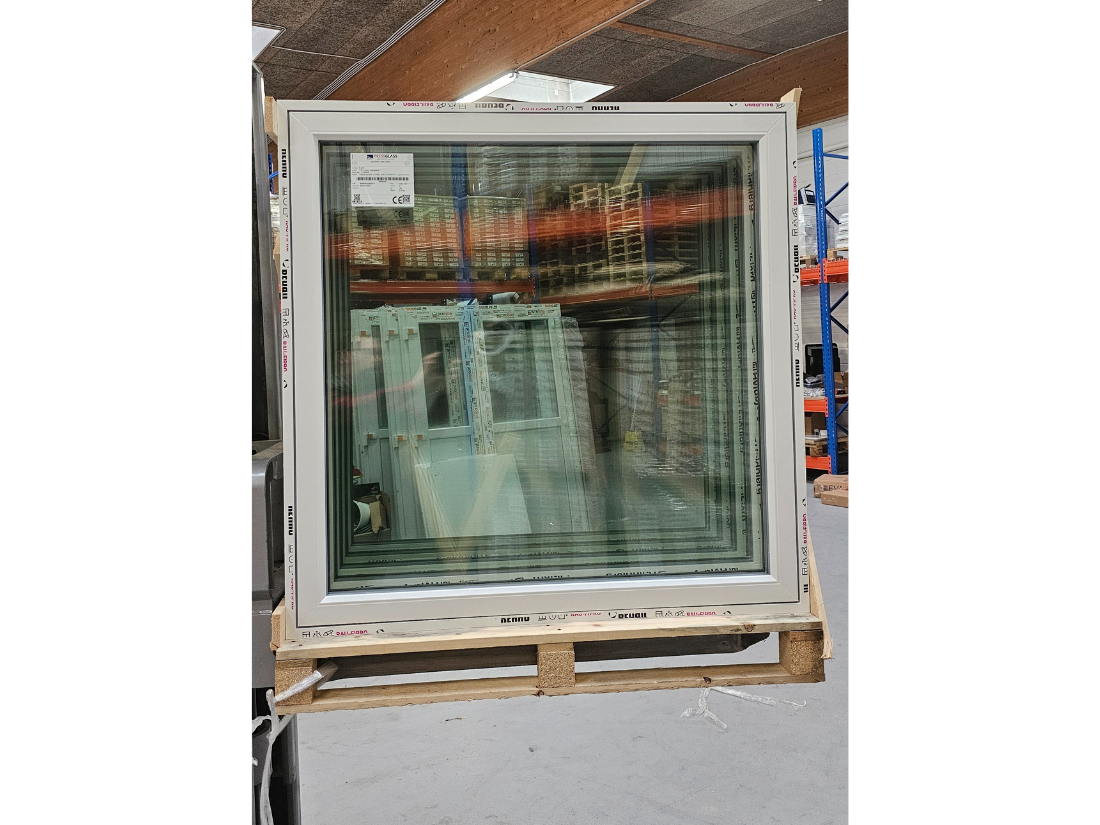 Plastvindue Topstyret - 99 x 99